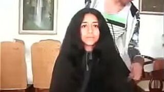 Марокканка Сузия сбривает длинные волосы عر - порно видео