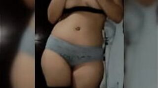 ПОСЛЕ НЕСКОЛЬКИХ МЕСЯЦЕВ В КАНАДЕ... ОН ПРИЕЗЖАЕТ, Я ДАЮ ЕМУ НЕСКОЛЬКО БОЛЬШИХ СЕНТОНОВ, И ОН ПОЗВОЛЯЕТ МНЕ ЗАКОНЧИТЬ НА ЛИЦО. - порно видео